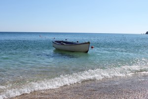 Ag Kyriaki, een prachtig zandstrand op het eiland MIlos. Vakantie Griekse Cycladen