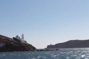 Koepelkerk op Ios. Cultuur van de Griekse bevolking op het vakantie-eiland Ios