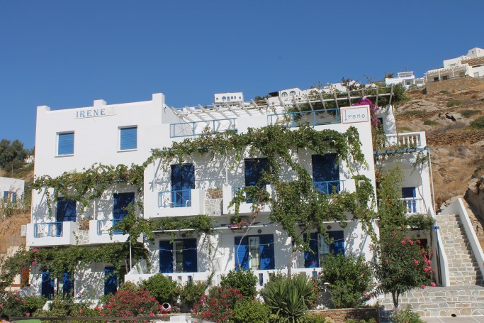 Appartementencomplex Pension Irene, vlakbij de haven van Ios. Perfecte locatie voor je strandvakantie op Ios