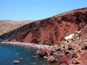red-beach-santorini-zonvakantie