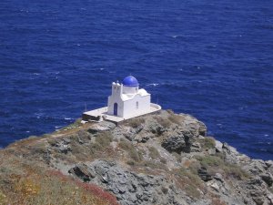 kerk-martyrs-kastro-sifnos-griekenland-vakantie-boeken.