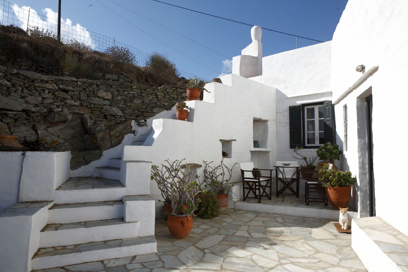 villa-vrissi-apollonia-sifnos-zonvakantie strand zee appartement