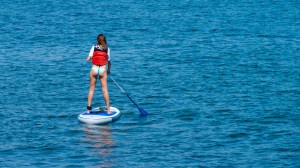 stand-up-paddle-suppen op vakantie in Griekenland