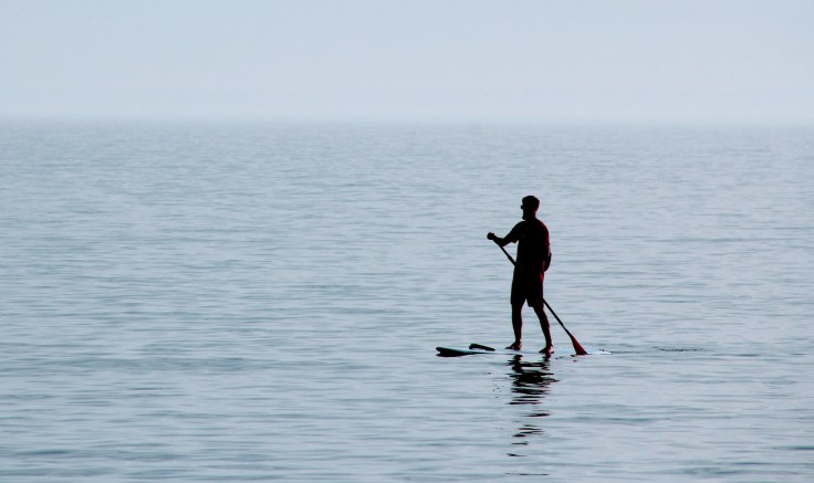 stand-up-paddle-suppen op vakantie in Griekenland